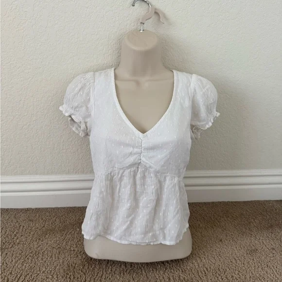 Hollister White Eyelet Puff Sleeve Crop Top - Coquette- size XS - Picture 1 of 8